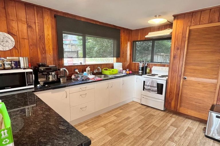 Photo of property in 89 Woodglen Road, Glen Eden, Auckland, 0602