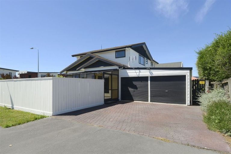 Photo of property in 53 Peverel Street, Riccarton, Christchurch, 8041