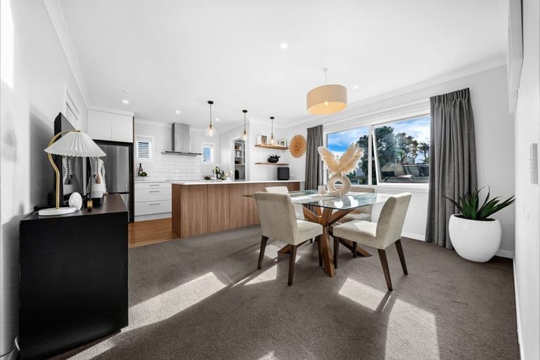 Photo of property in 28a Torkar Road, Clarks Beach, 2122