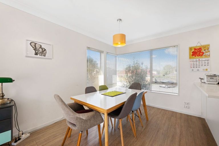 Photo of property in 1/15 Penruddocke Road, Half Moon Bay, Auckland, 2012