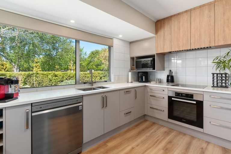 Photo of property in 36 Solway Avenue, Ilam, Christchurch, 8041