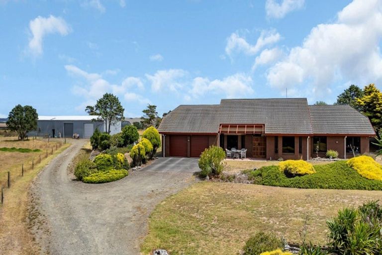 Photo of property in 70 Baylys Coast Road, Dargaville, 0377