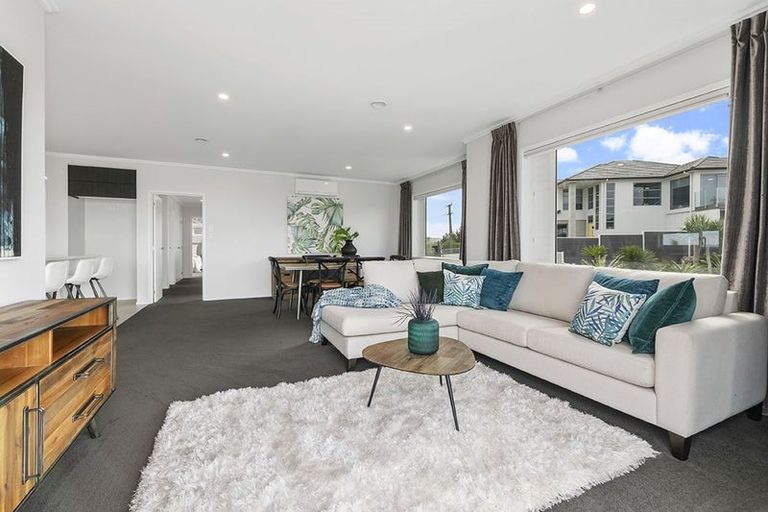 Photo of property in 36 Manhattan Rise, Orewa, 0931