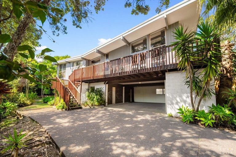 Photo of property in 3 Kathleen Street, Totara Vale, Auckland, 0627