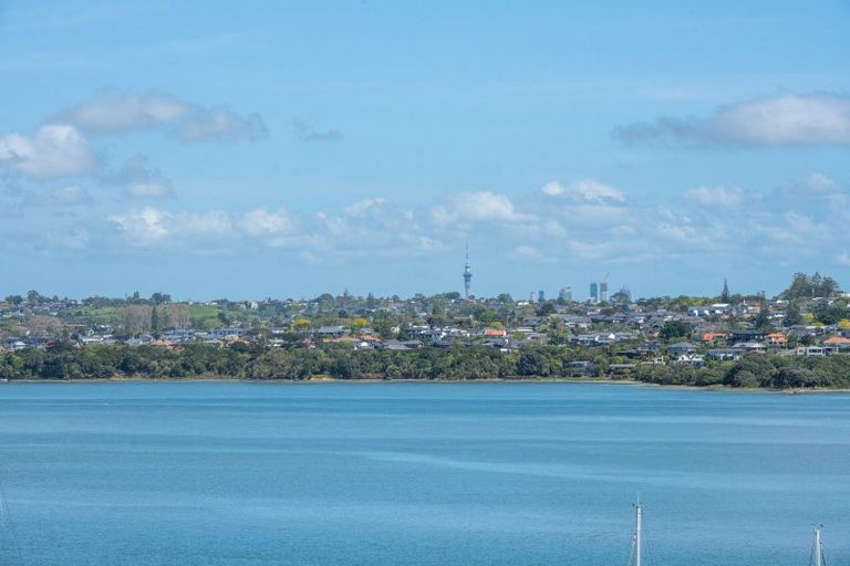 Photo of property in 47c Takutai Avenue, Half Moon Bay, Auckland, 2012