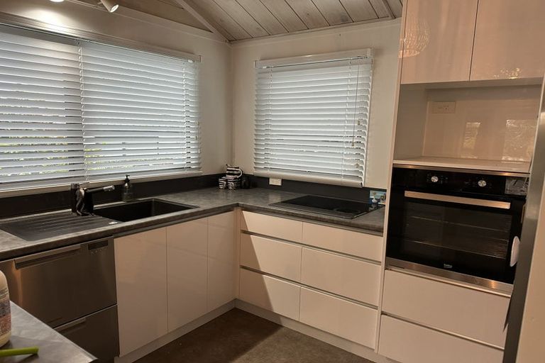 Photo of property in 6 Honnor Place, Hurdon, New Plymouth, 4310