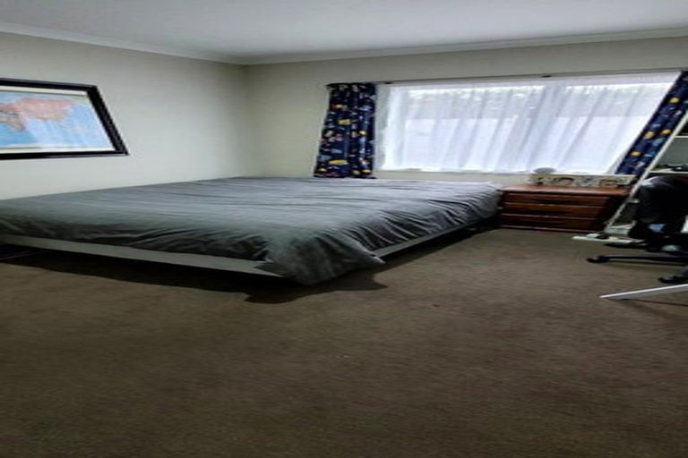 Photo of property in 12a Kervil Avenue, Te Atatu Peninsula, Auckland, 0610