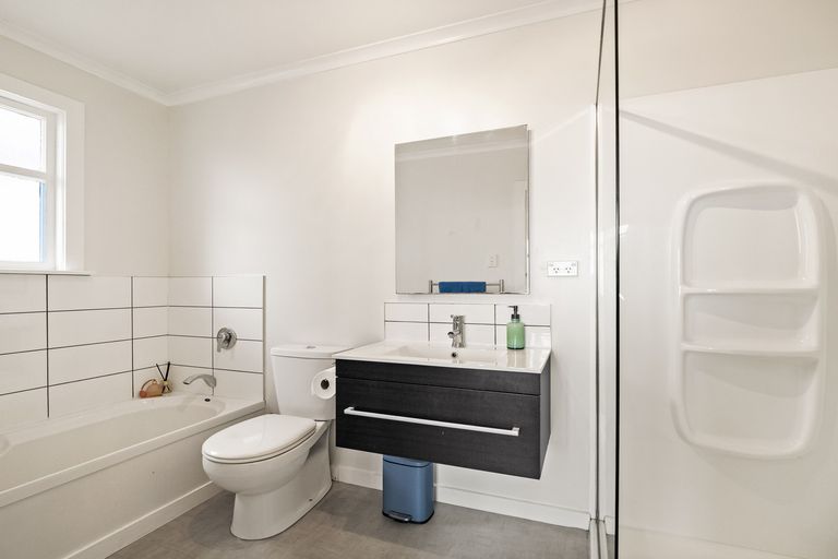 Photo of property in 141 Easther Crescent, Kew, Dunedin, 9012