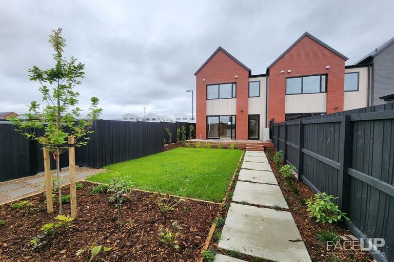 Photo of property in 60 Tahingamanu Road, Hobsonville, Auckland, 0616