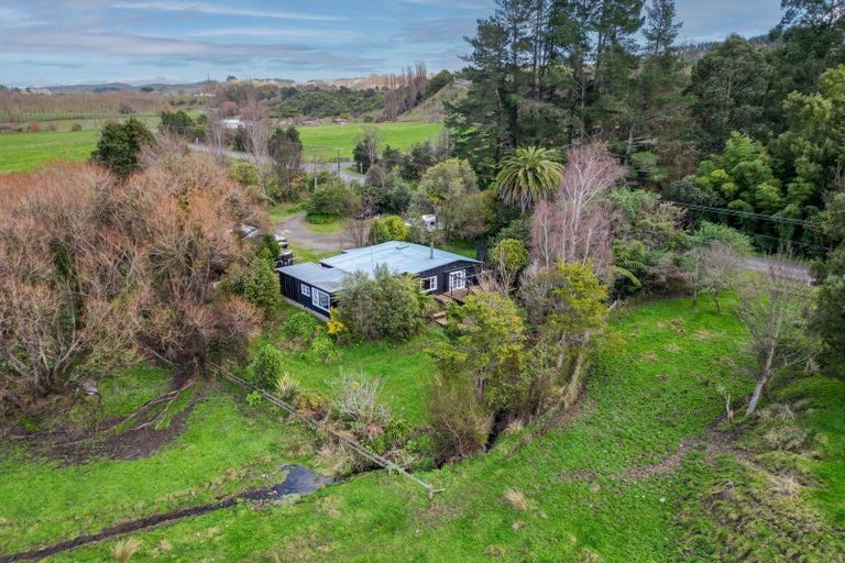 Photo of property in 806 Pohangina Road, Ashhurst, 4884