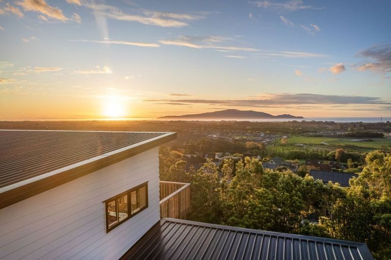 Photo of property in 94 Kotare Street, Waikanae, 5036