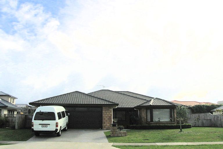 Photo of property in 10 San Priamo Place, Paraparaumu Beach, Paraparaumu, 5032