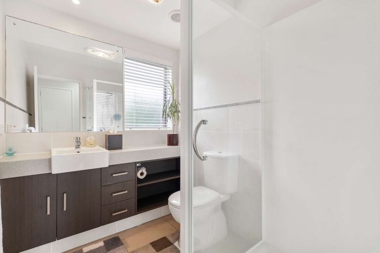 Photo of property in 5 Kouras Place, Flat Bush, Auckland, 2016