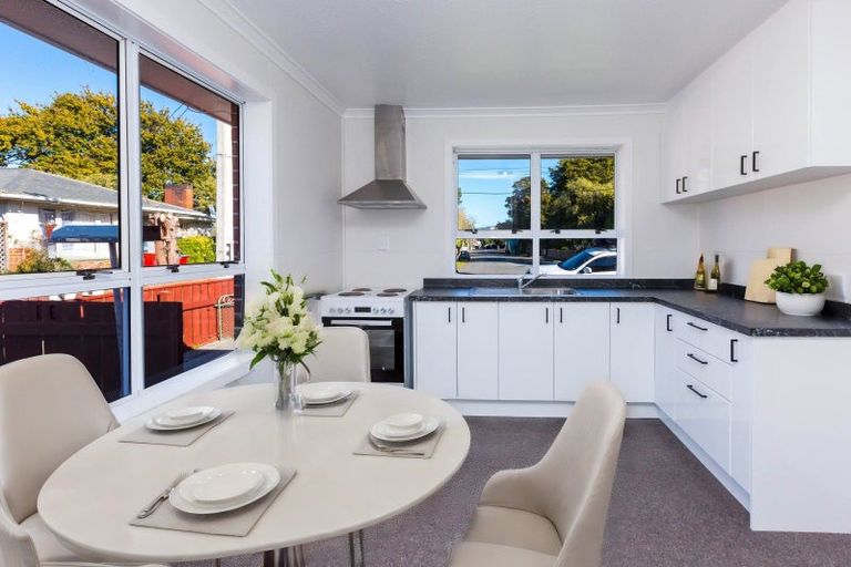 Photo of property in 13f1- Benzie Avenue, Wallaceville, Upper Hutt, 5018