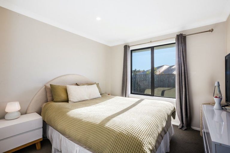 Photo of property in 5 Pohe Street, Waikanae, 5036