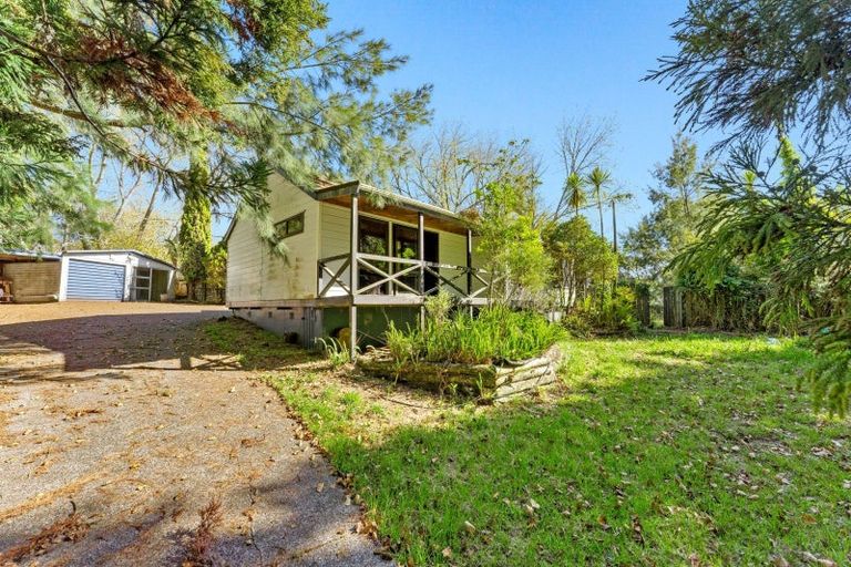 Photo of property in 200 Awa Road, Kumeu, 0891
