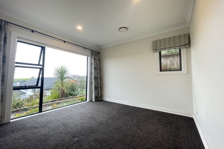 Photo of property in 39 Headland Drive, Long Bay, Auckland, 0630
