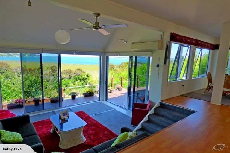 Photo of property in 19 Harbour View Road, Onerahi, Whangarei, 0110