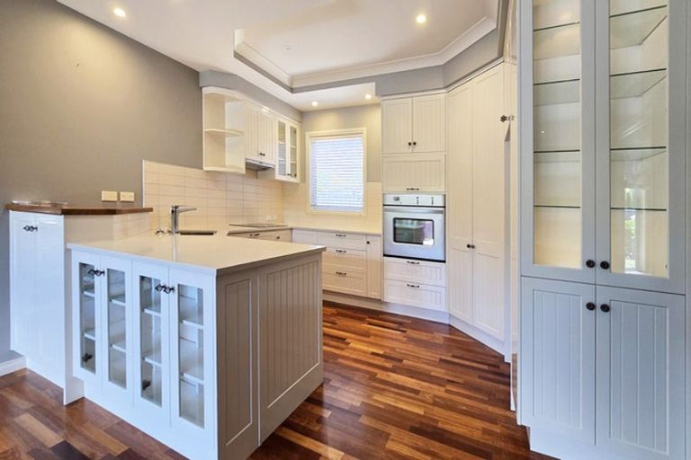 Photo of property in 72 Kent Terrace, Taradale, Napier, 4112