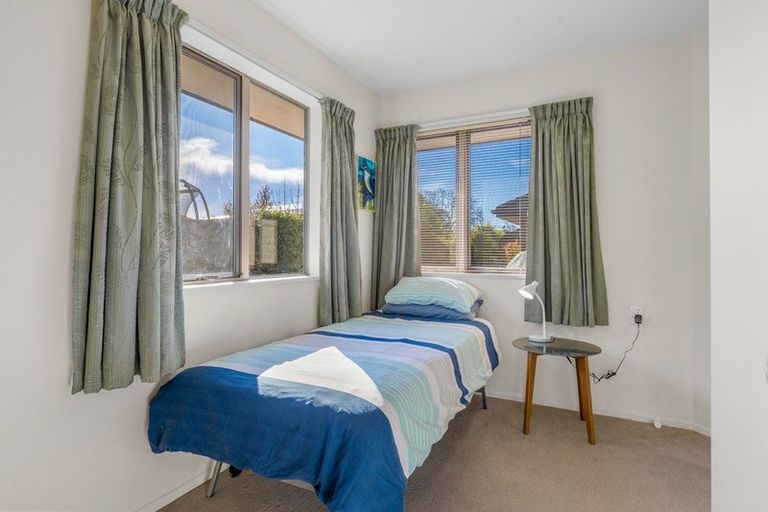 Photo of property in 21 Taupata Street, Redcliffs, Christchurch, 8081