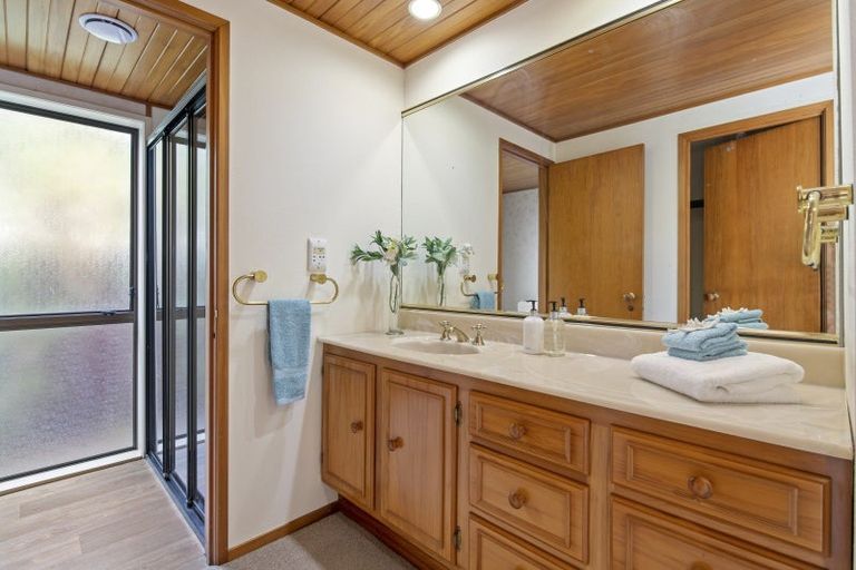 Photo of property in 33 Uppingham Crescent, Hillcrest, Auckland, 0627