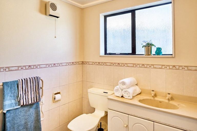 Photo of property in 1 The Top Gallant, Whitby, Porirua, 5024