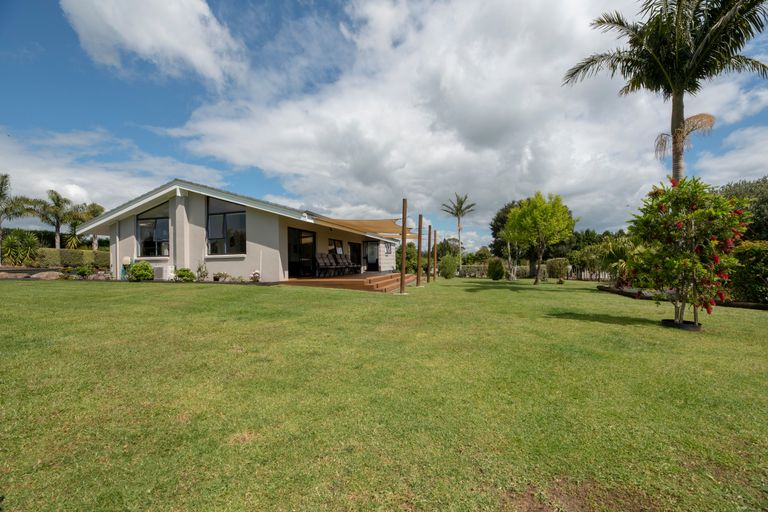 Photo of property in 38 Riddell Road, Kerikeri, 0230