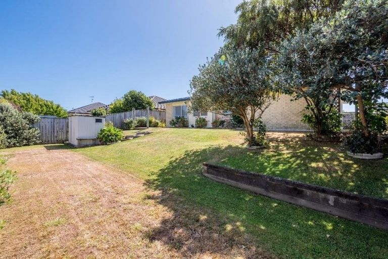 Photo of property in 25 San Priamo Place, Paraparaumu Beach, Paraparaumu, 5032
