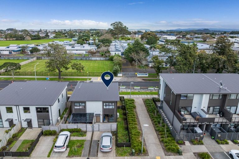 Photo of property in 22 Bader Drive, Mangere, Auckland, 2022