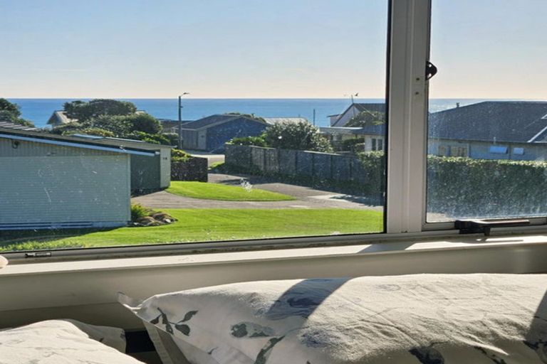 Photo of property in 25a-d Tireti Road, Titahi Bay, Porirua, 5022