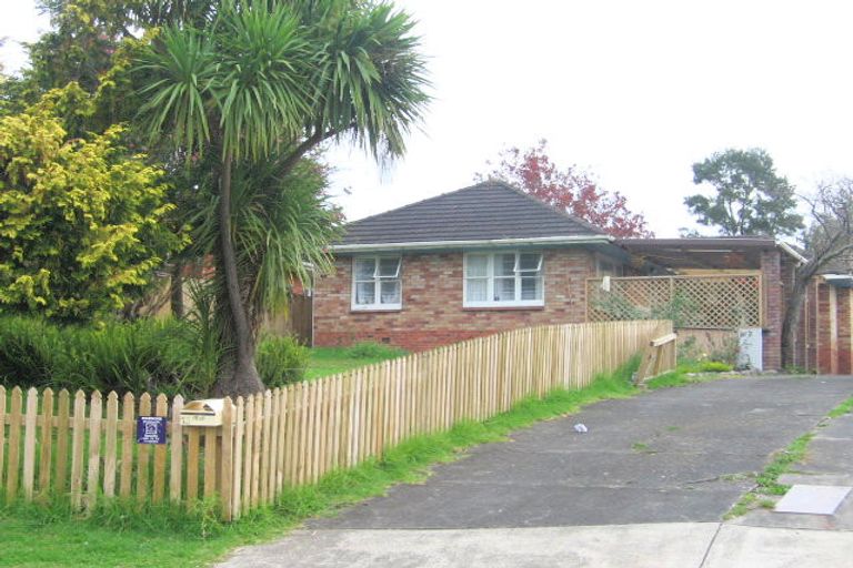 Photo of property in 13 Barrie Avenue, Papatoetoe, Auckland, 2025