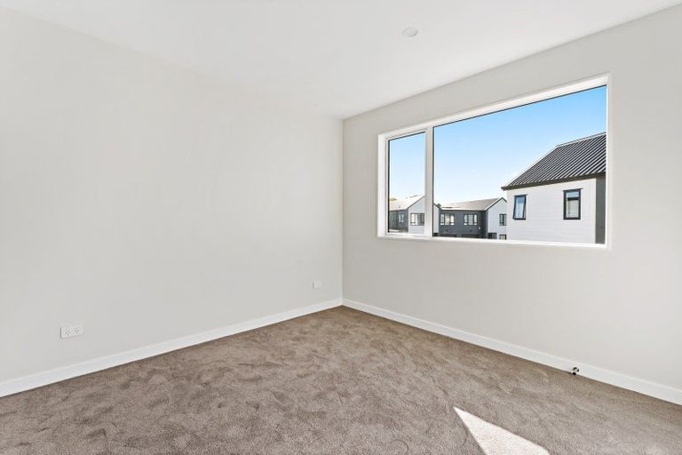 Photo of property in 17 Resnik Crescent, 0810