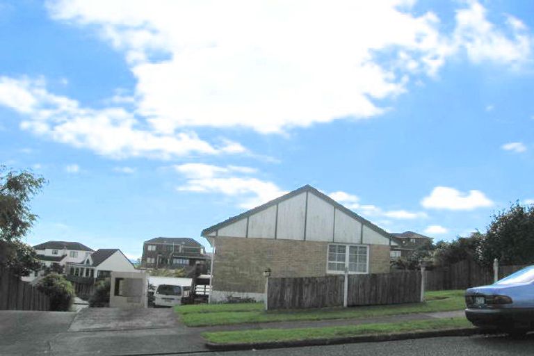 Photo of property in 11b Gwenand Place, Botany Downs, Auckland, 2010