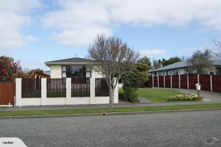 Photo of property in 15 Talltree Avenue, Avonhead, Christchurch, 8042