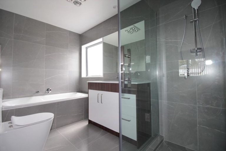 Photo of property in 4 Kearney Place, Massey, Auckland, 0614