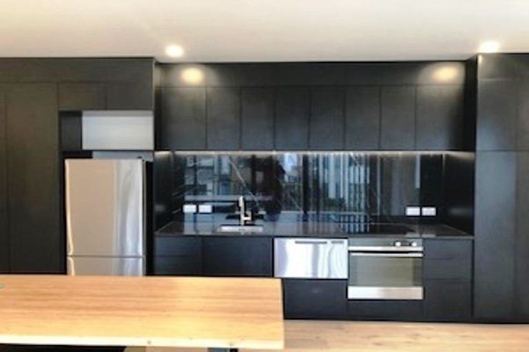 Photo of property in 2/163 Hobsonville Point Road, Hobsonville, Auckland, 0616