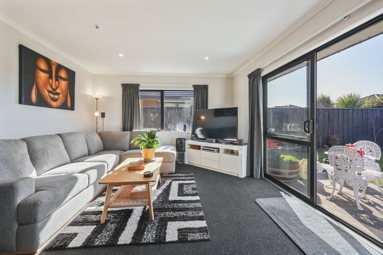 Photo of property in 17 Ragley Way, Rolleston, 7615