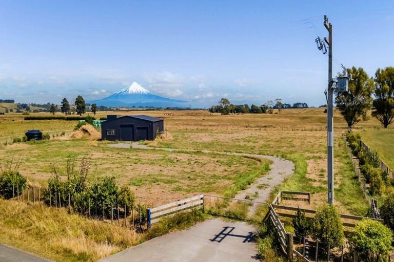 Photo of property in 240 Ohanga Road, Onaero, Waitara, 4383