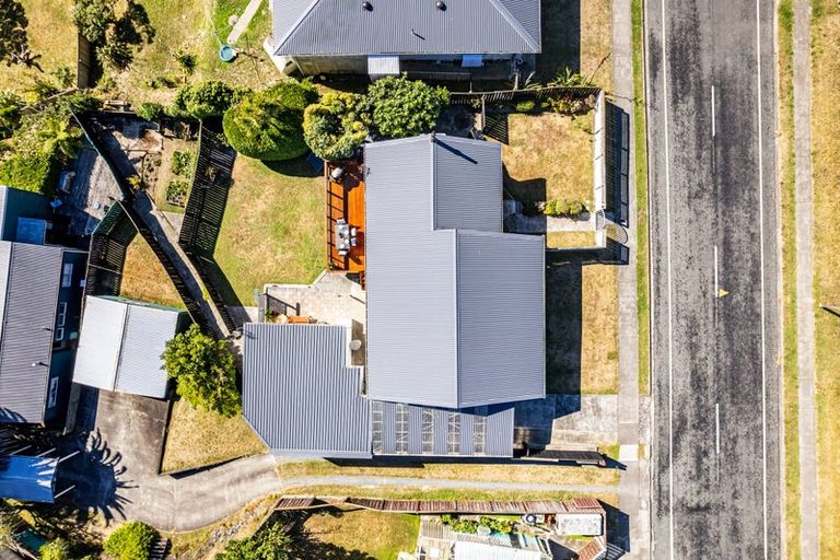 Photo of property in 131 Gloaming Hill, Titahi Bay, Porirua, 5022