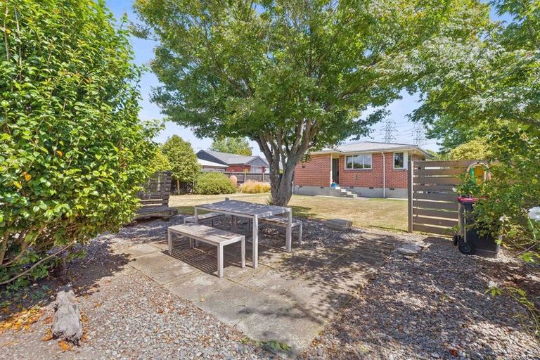 Photo of property in 6 Ilfracombe Place, Burnside, Christchurch, 8053