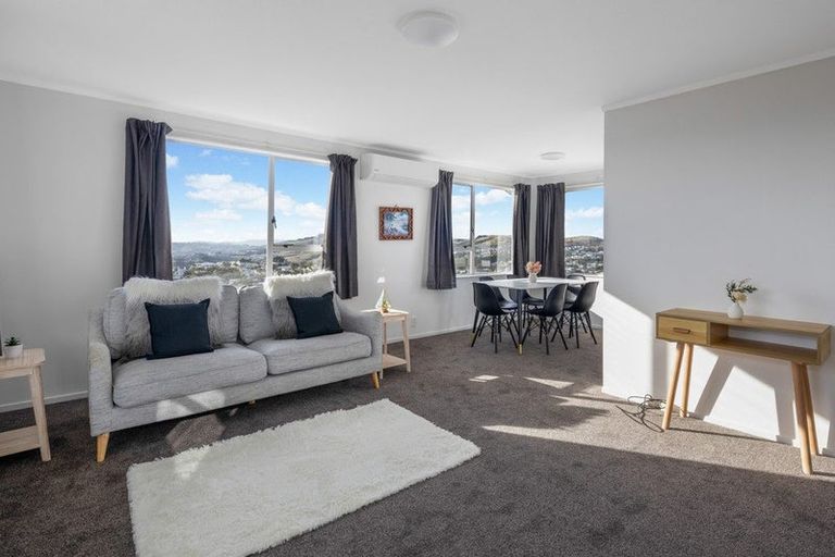 Photo of property in 63 Ruskin Road, Newlands, Wellington, 6037