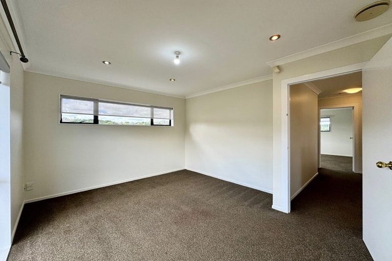 Photo of property in 25 Chieftain Rise, Goodwood Heights, Auckland, 2105