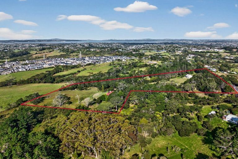 Photo of property in 55 Red Hills Road, Massey, Auckland, 0614