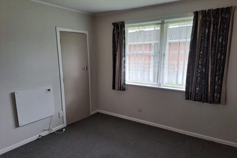 Photo of property in 1/52 Cruickshank Road, Clouston Park, Upper Hutt, 5018