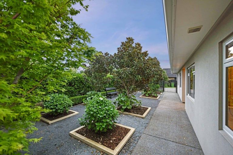 Photo of property in 21 Norfolk Drive, Cambridge, 3434