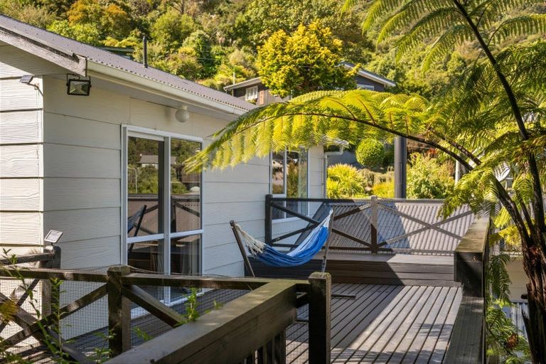 Photo of property in 12 Arthur Crescent, Waikawa, Picton, 7220