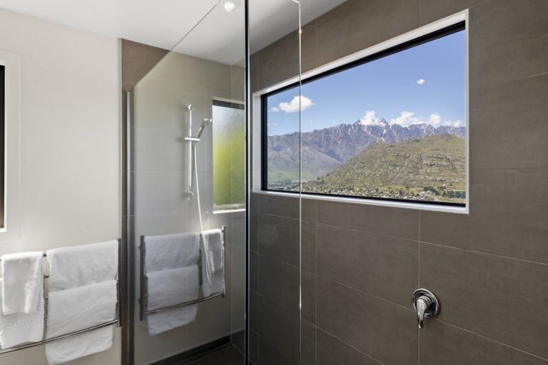 Photo of property in 24 Stone Ridge Place, Queenstown, 9300