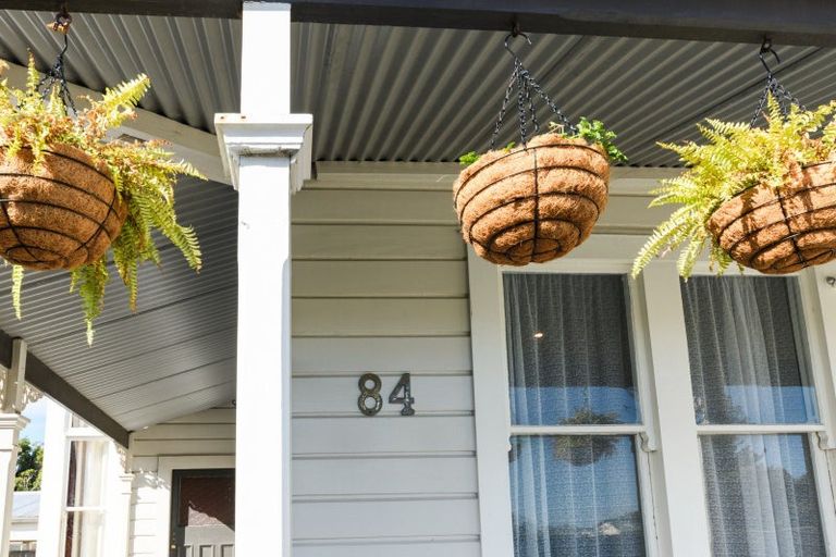 Photo of property in 84 Featherston Street, Takaro, Palmerston North, 4412