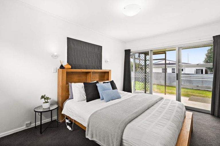 Photo of property in 35 Coventry Avenue, Tamatea, Napier, 4112