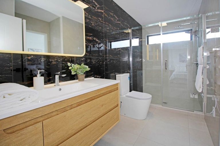 Photo of property in 20e Hill Road, Papatoetoe, Auckland, 2025